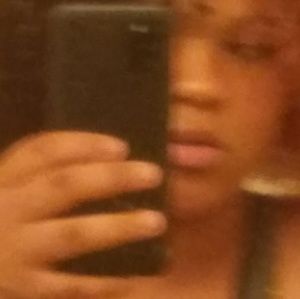 Meet your Posher, Chikia